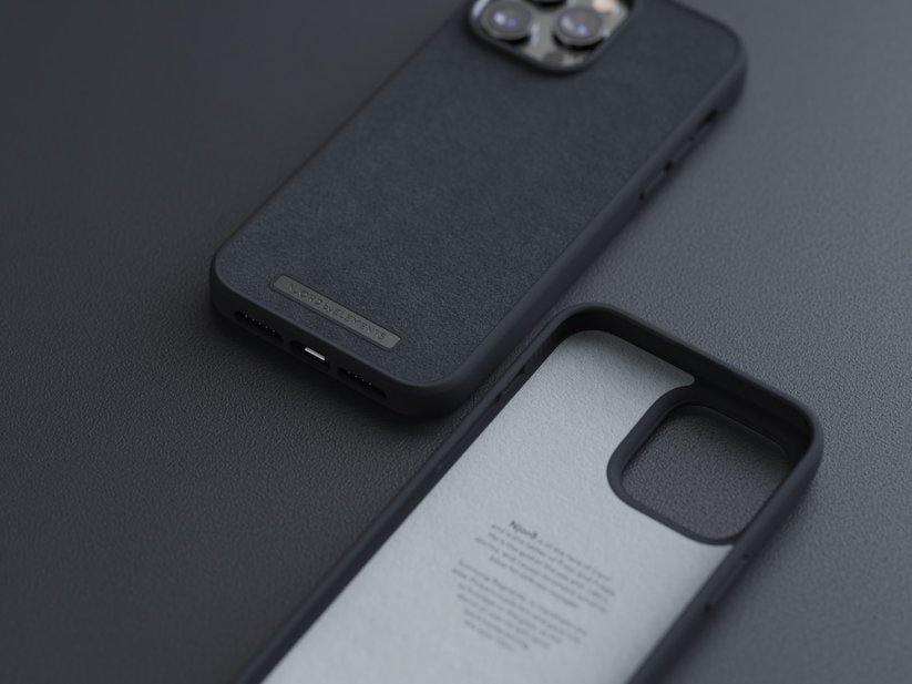 NJORD Comfort+ Suede Odolný kryt se semišovými zády pro iPhone 14 Pro Max, černý