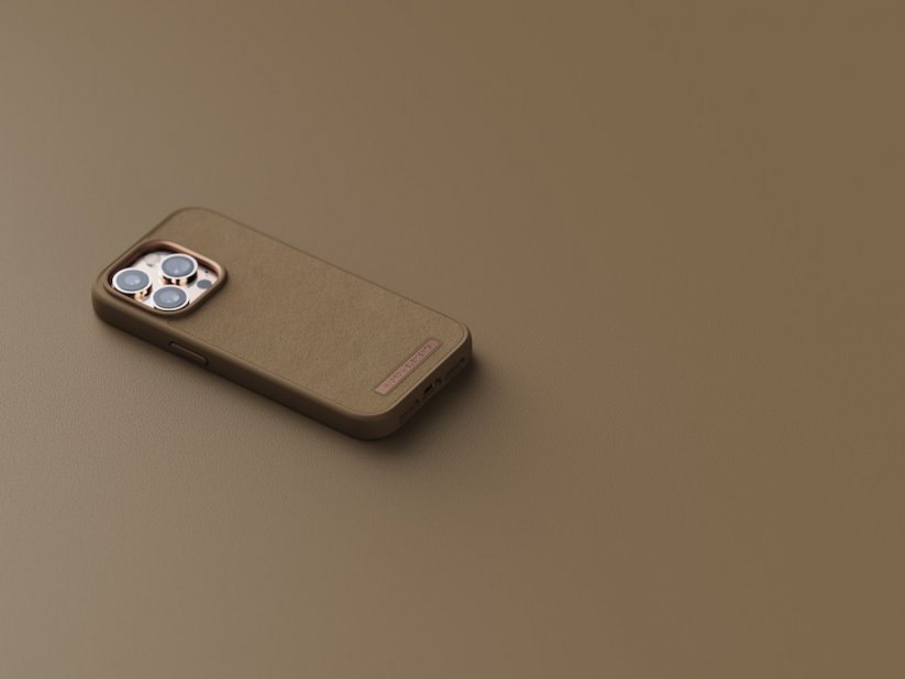 NJORD Comfort+ Suede Odolný kryt se semišovými zády pro iPhone 14 Pro, hnědý