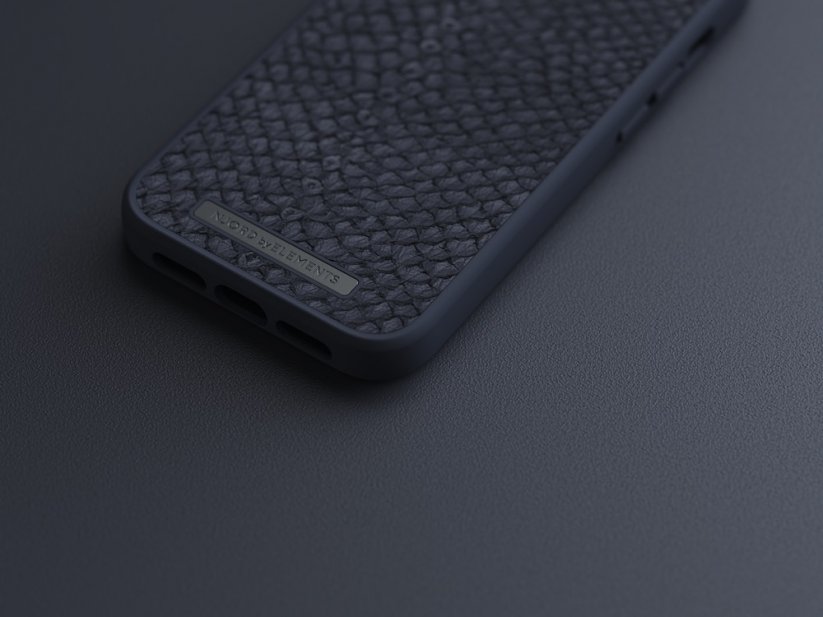 NJORD Salmon Leather MagSafe Odolný kryt z lososí kůže pro iPhone 14 Plus, tmavě šedý