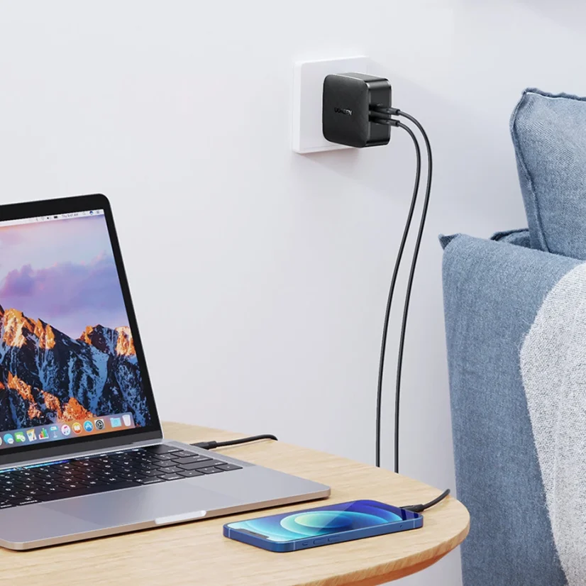 Síťová nabíječka Ugreen 2x USB Type C 66W Power Delivery 3.0 Quick Charge 4.0+ černá (CD216)