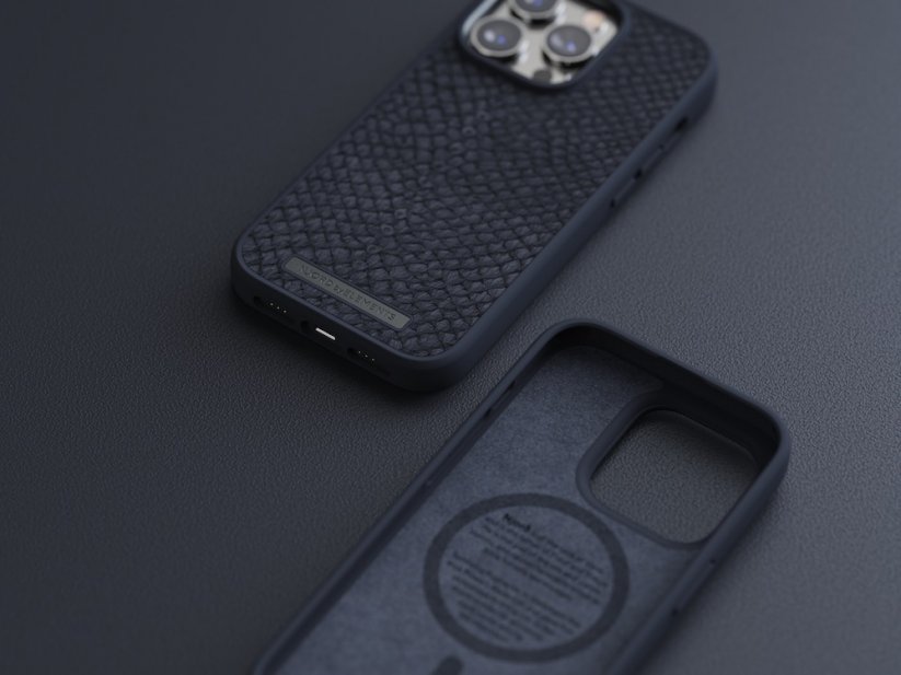 NJORD Salmon Leather MagSafe Odolný kryt z lososí kůže pro iPhone 14 Pro, tmavě šedý